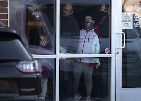 Tiroteo en clínica en Estados Unidos, un muerto y cuatro heridos