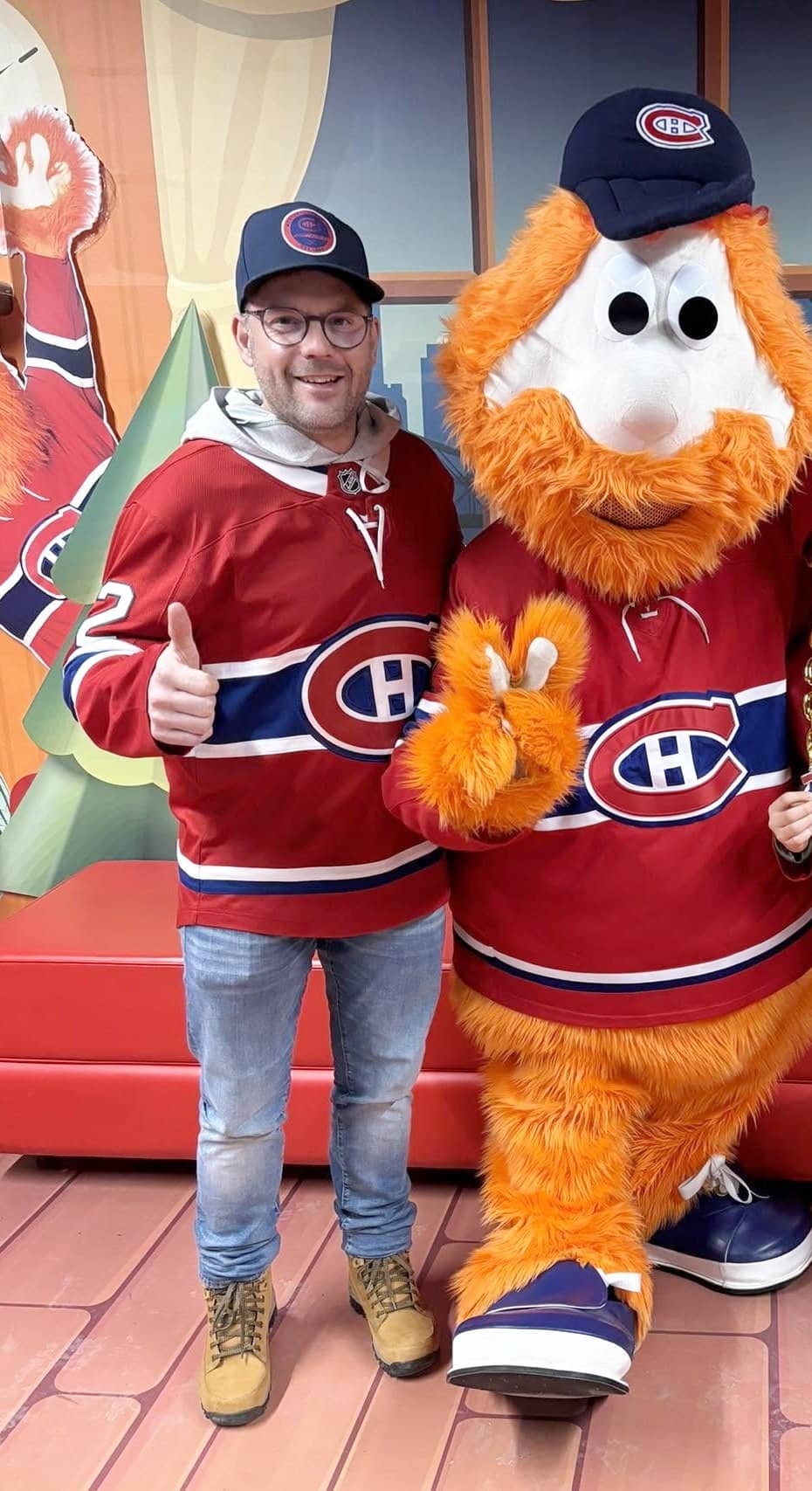 Au dek hockey même s’il purge une peine à la maison pour violence conjugale