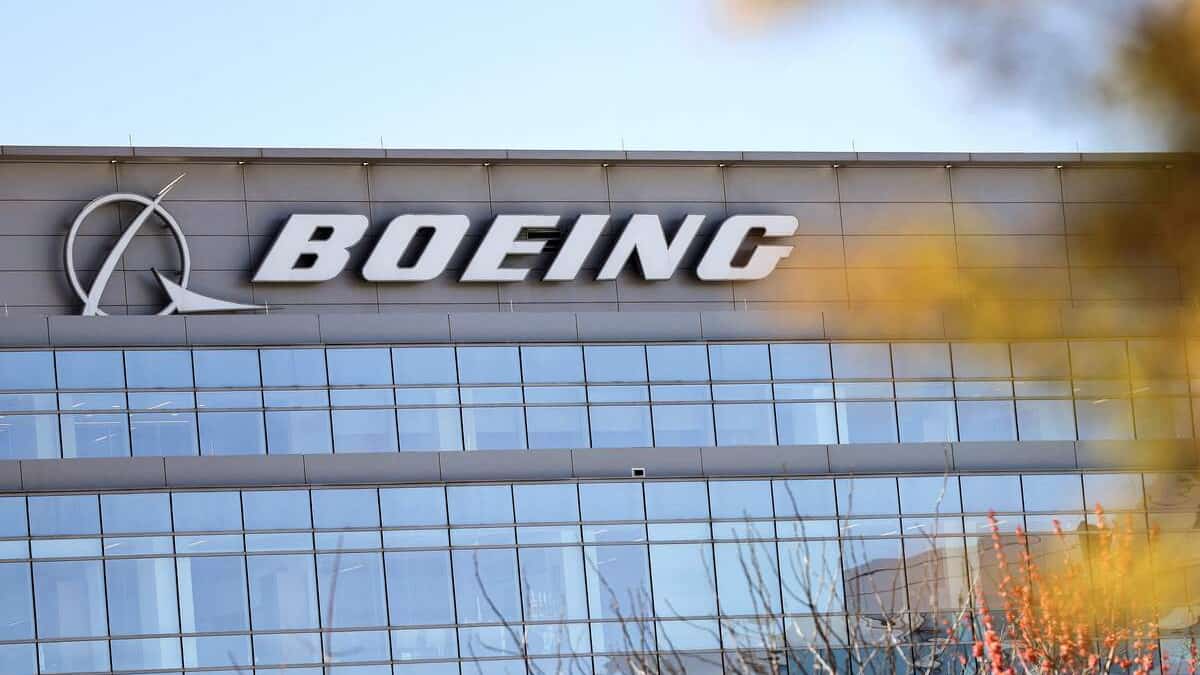 Incidents en vol, enquêtes, risque de poursuites: voici les défis qui attendent le futur patron de Boeing