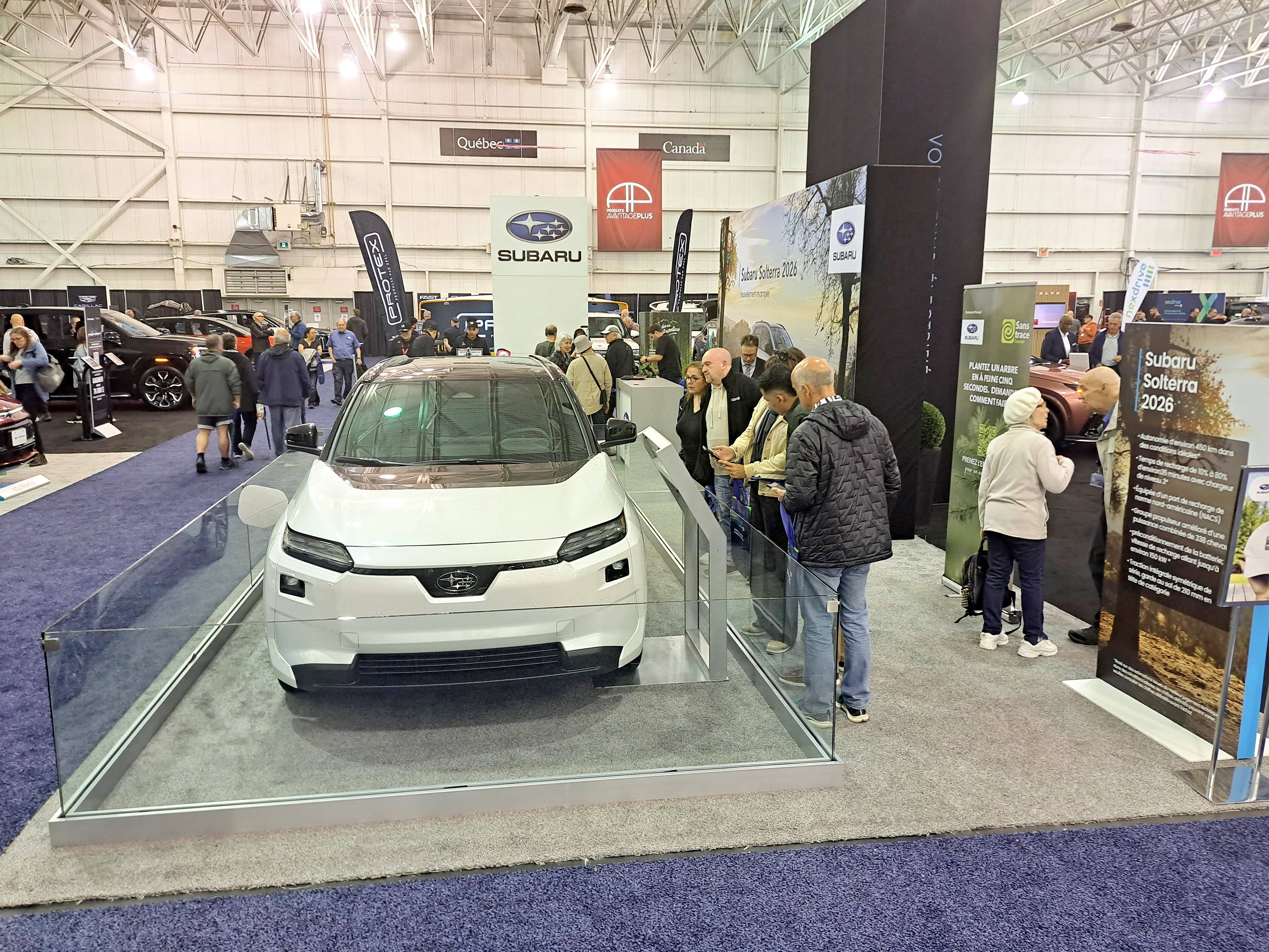 Le Salon du v&eacute;hicule &eacute;lectrique s&rsquo;est ouvert sous le signe de l&rsquo;incertitude: &laquo;le vent dans le visage et une route cahoteuse&raquo;