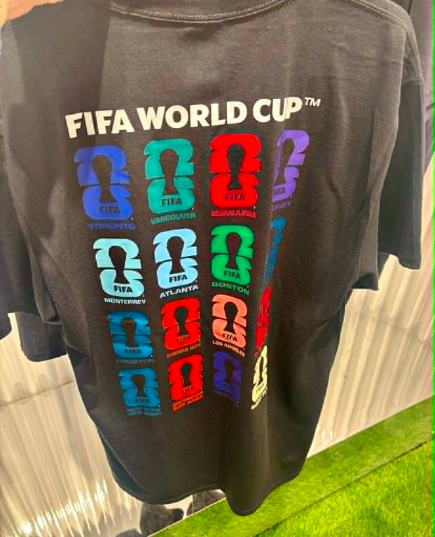 L'endos du t-shirt officiel de la Coupe du monde 2026.
