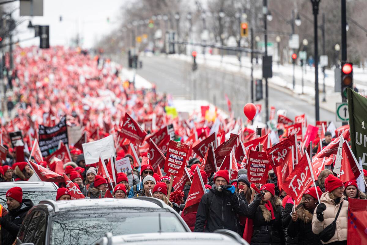 À bout, des enseignants en grève depuis 4 semaines se confient | TVA ...