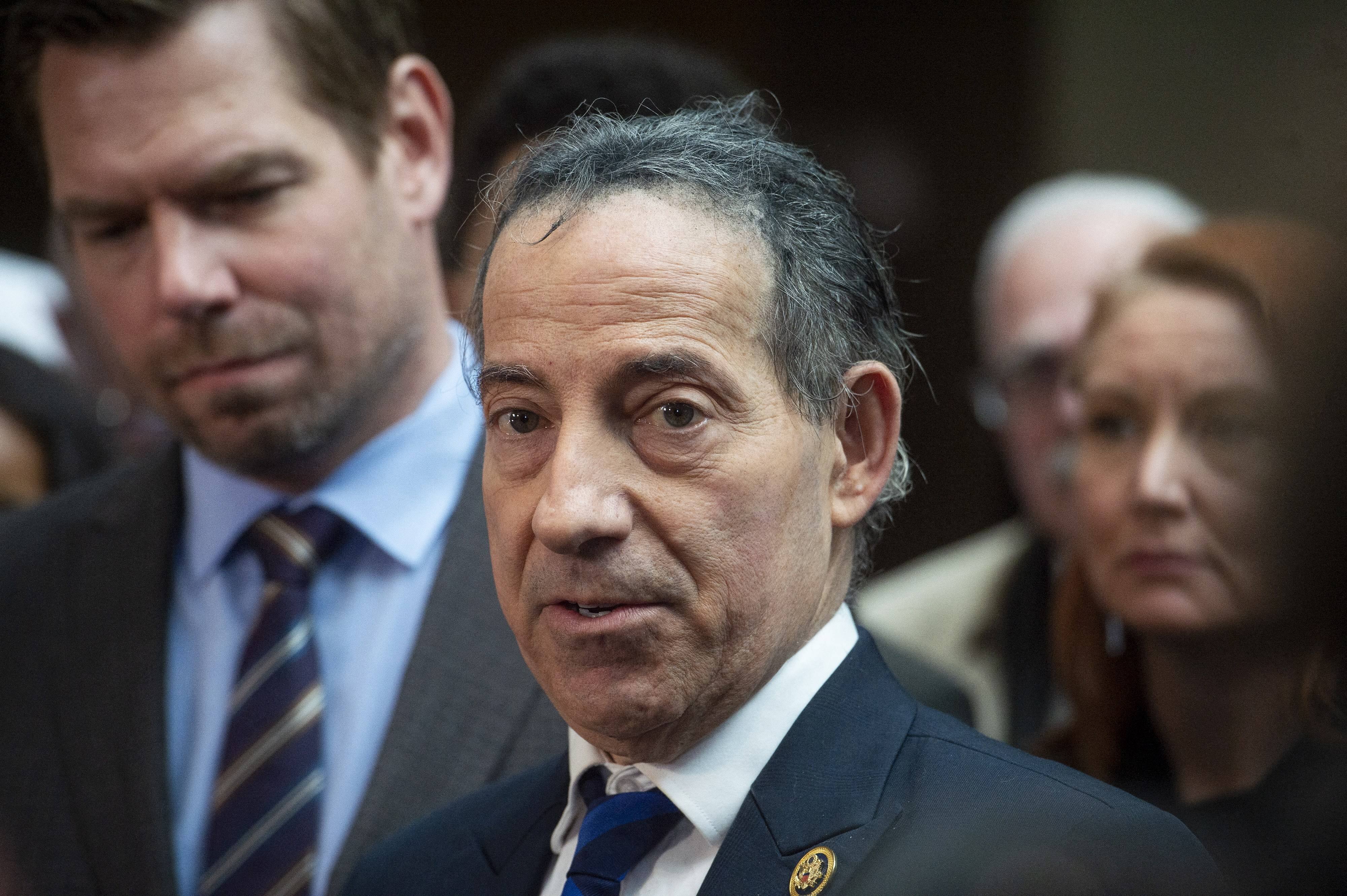 Retrait d'un démocrate candidat pour gouverner la Californie, après des allégations de violences sexuelles