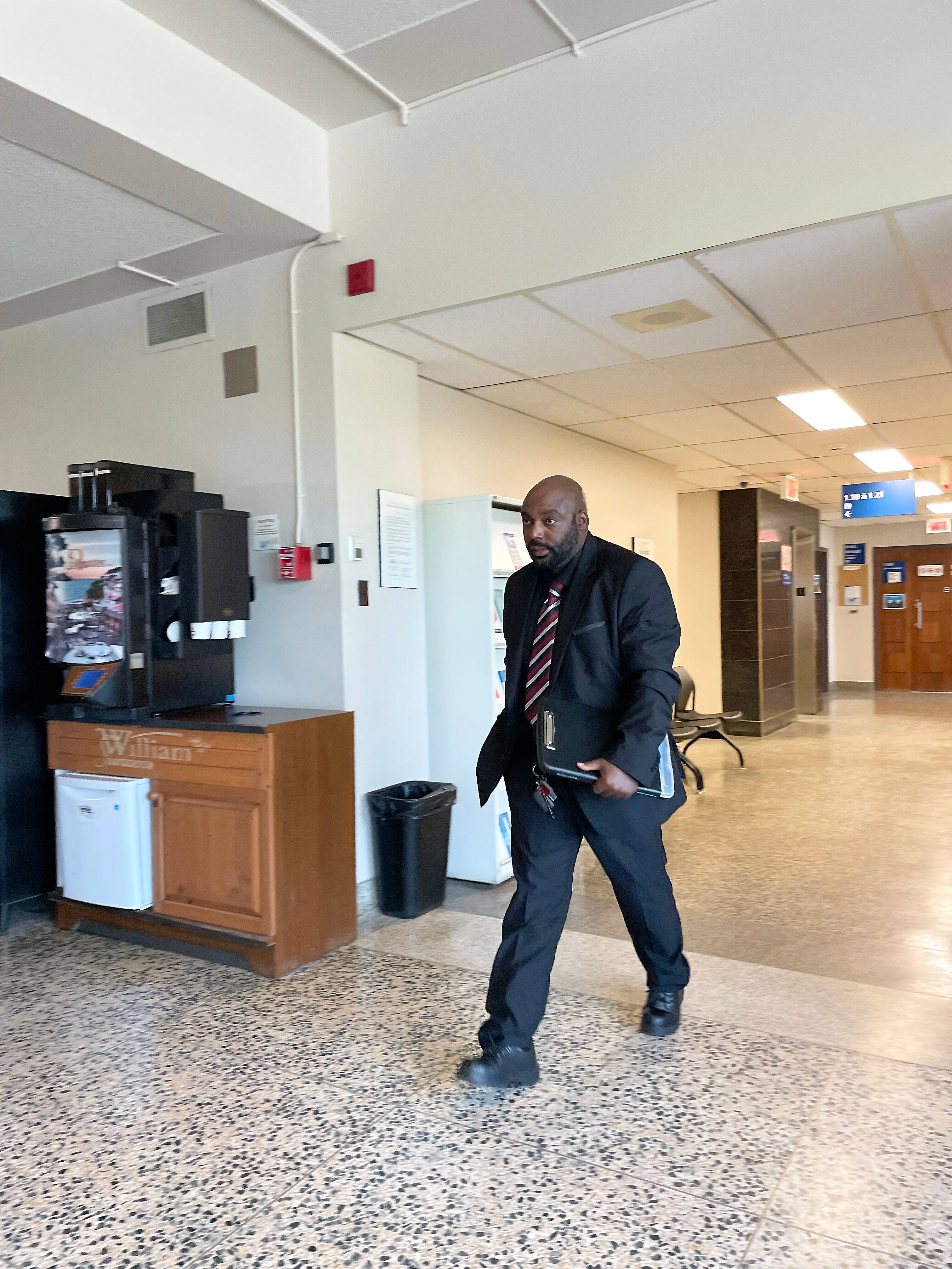 Un intervenant de la DPJ subit son procès pour agression sexuelle sur une  ado en centre jeunesse | JDM