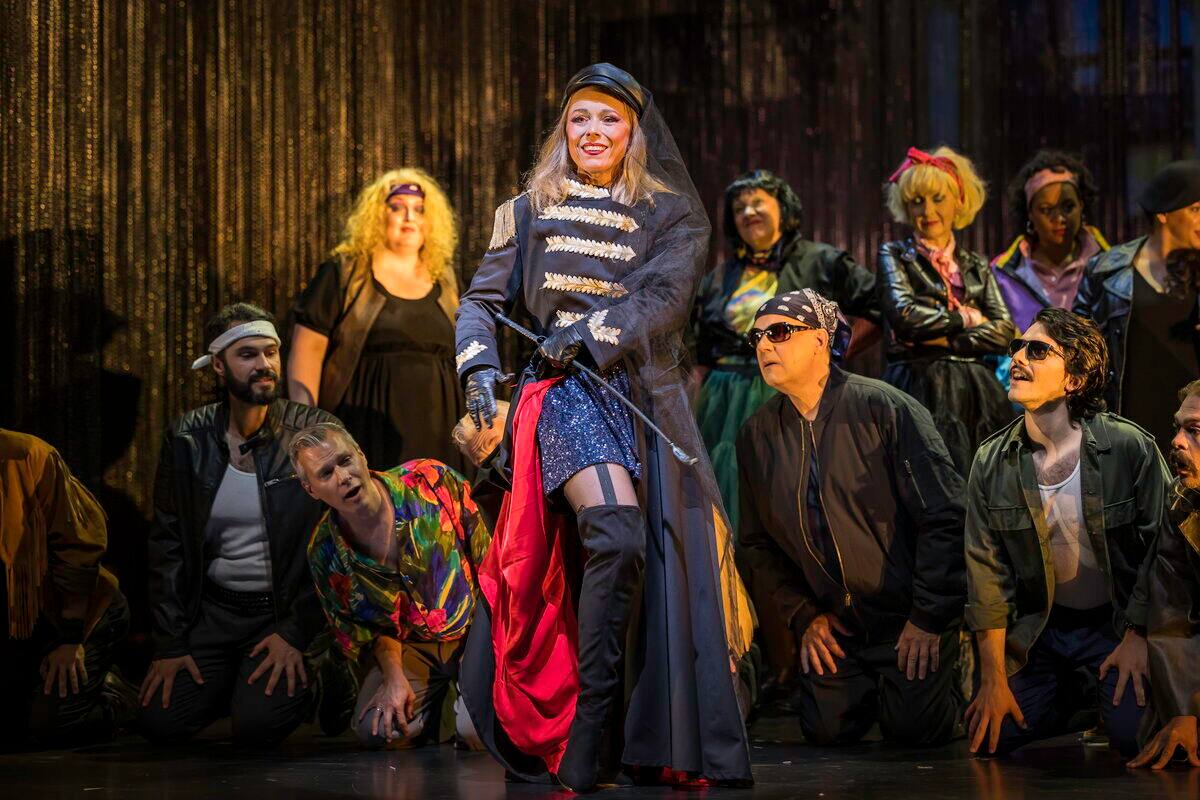 Un «opéra-bouffe» coloré et avec de beaux numéros de chants de groupe | JDM