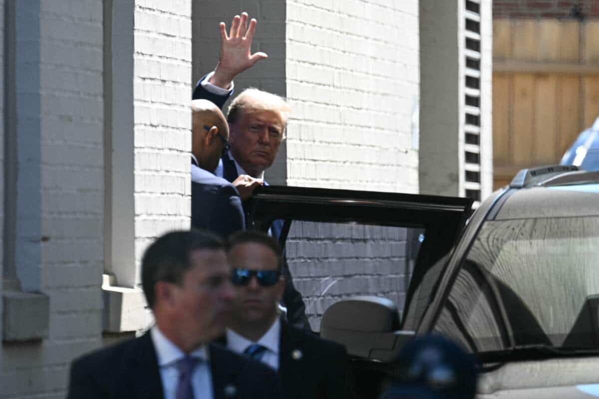Elus, grands patrons: Trump &agrave; Washington pour une op&eacute;ration s&eacute;duction