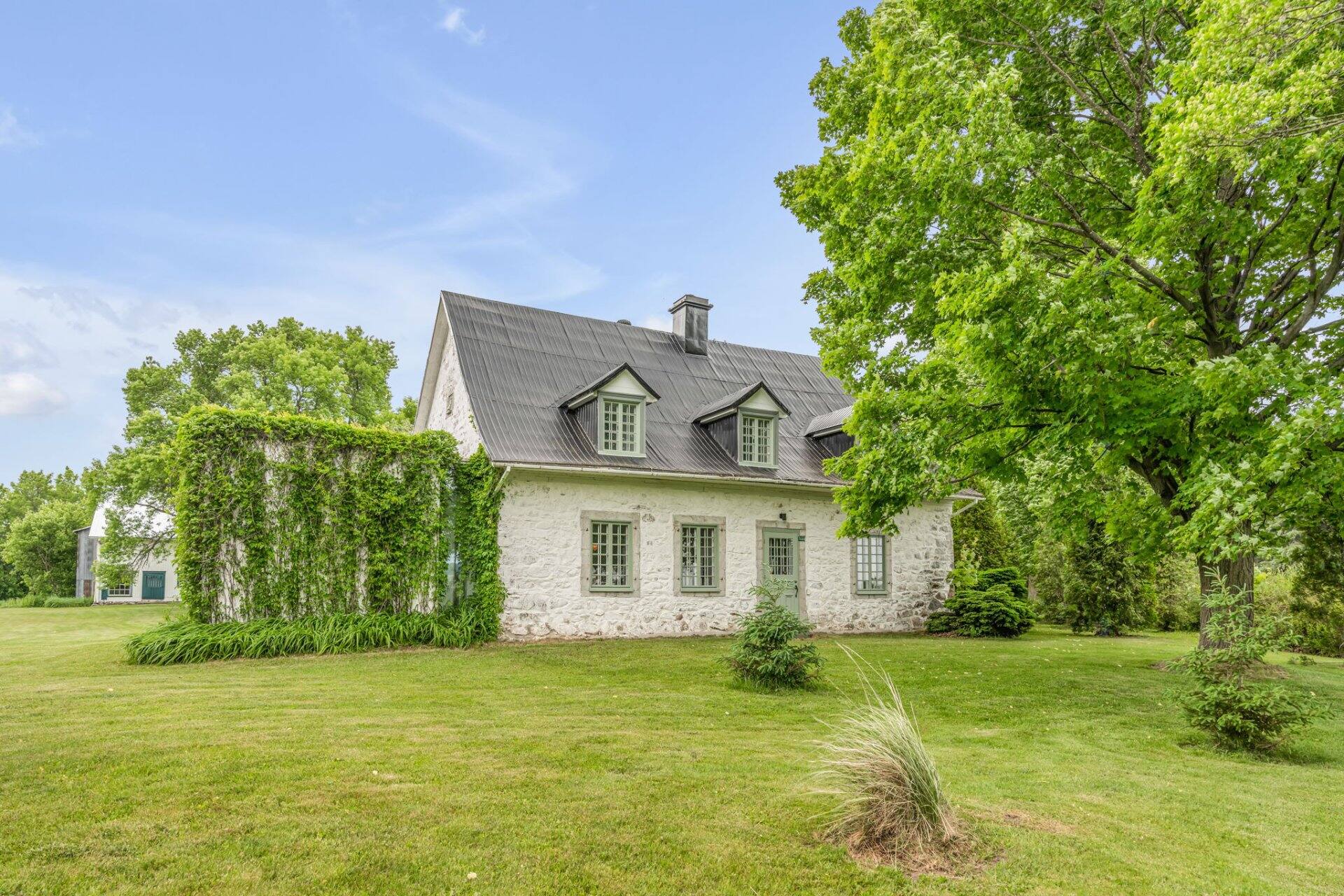 Une élégante maison du Régime français à vendre