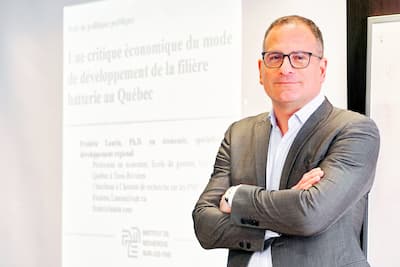 Frédéric Laurin, profesor de economía en la Universidad de Quebec en Trois-Rivières (UQTR).