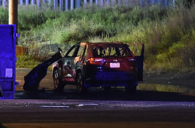 Izaiah Shurgold-Ford, 21 ans, subit son procès pour le meurtre de Gordy Jean-Paul, 34 ans, tué par balles dans un stationnement commercial de Terrebonne, le 9 octobre 2023. Sur la photo, on aperçoit le véhicule incendié qui aurait été utilisé lors de l’homicide.