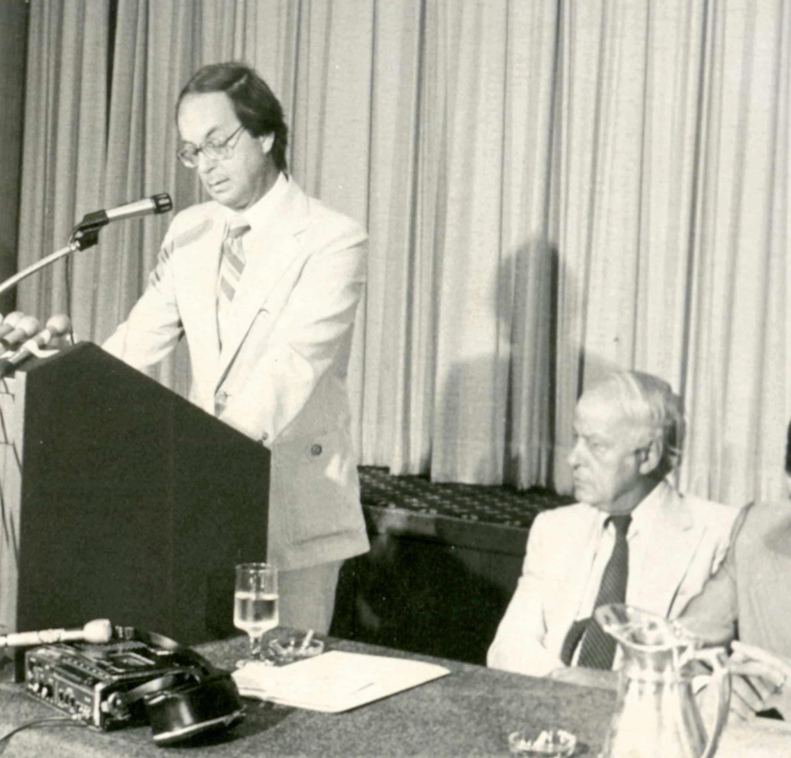 Yves Duhaime, ici au côté de René Lévesque. Il était député péquiste de Saint-Maurice de 1976 à 1985.
Photo non datée
LES ARCHIVES / LE JOURNAL DE MONTREAL