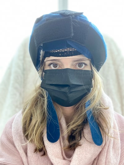 Sophie Reis fue una de las primeras pacientes de Quebec que conservó su cabello durante la quimioterapia en 2021 gracias a un casco refrescante. Entonces le costó caro.