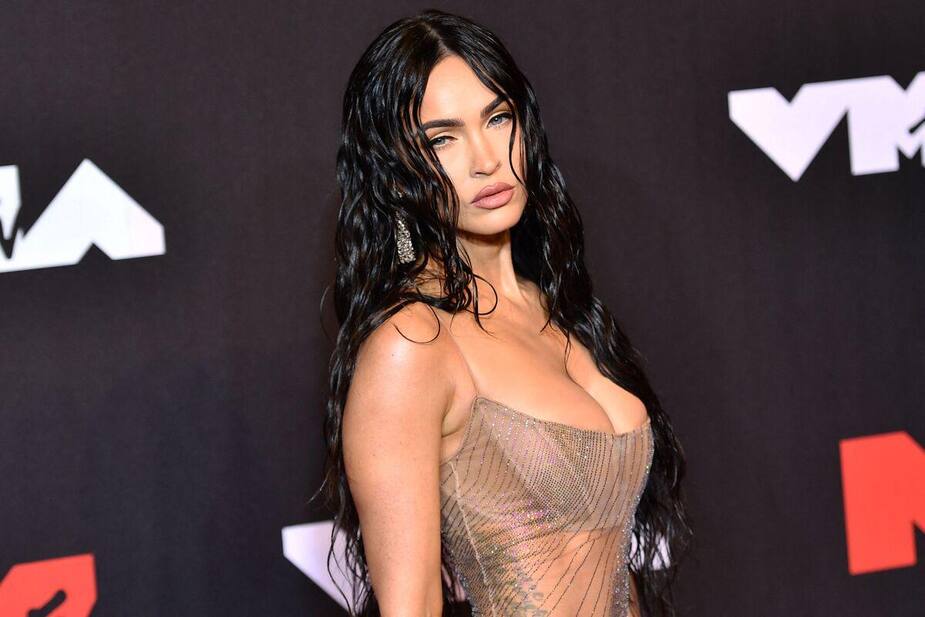 Image principale de l'article Megan Fox vole la vedette avec son kit transparent