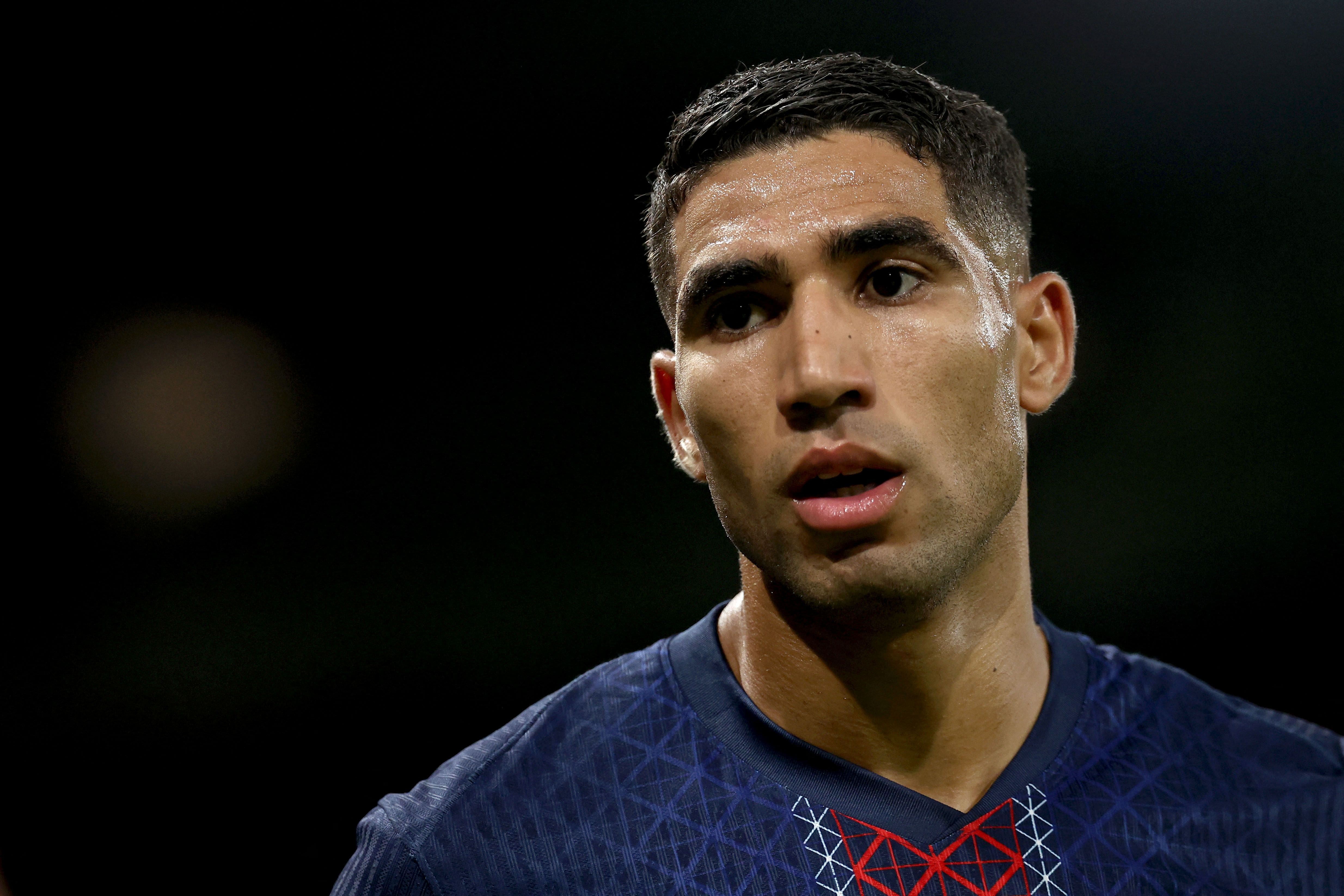 Le joueur-étoile du PSG Achraf Hakimi renvoyé en procès pour viol | TVA ...