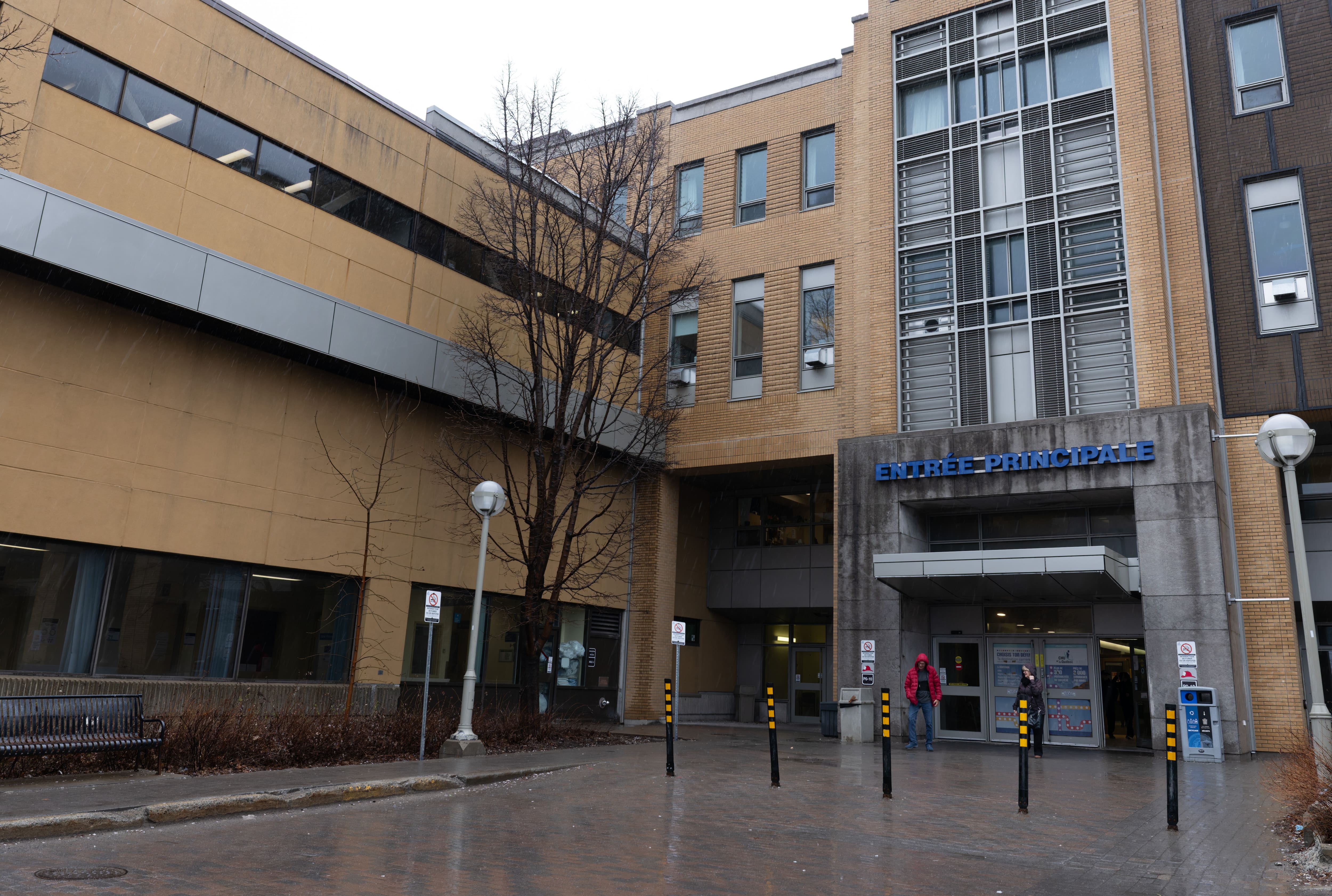 VIH et hépatites: un tournevis mal désinfecté force une quarantaine de patients d'un hôpital de Québec à se faire tester