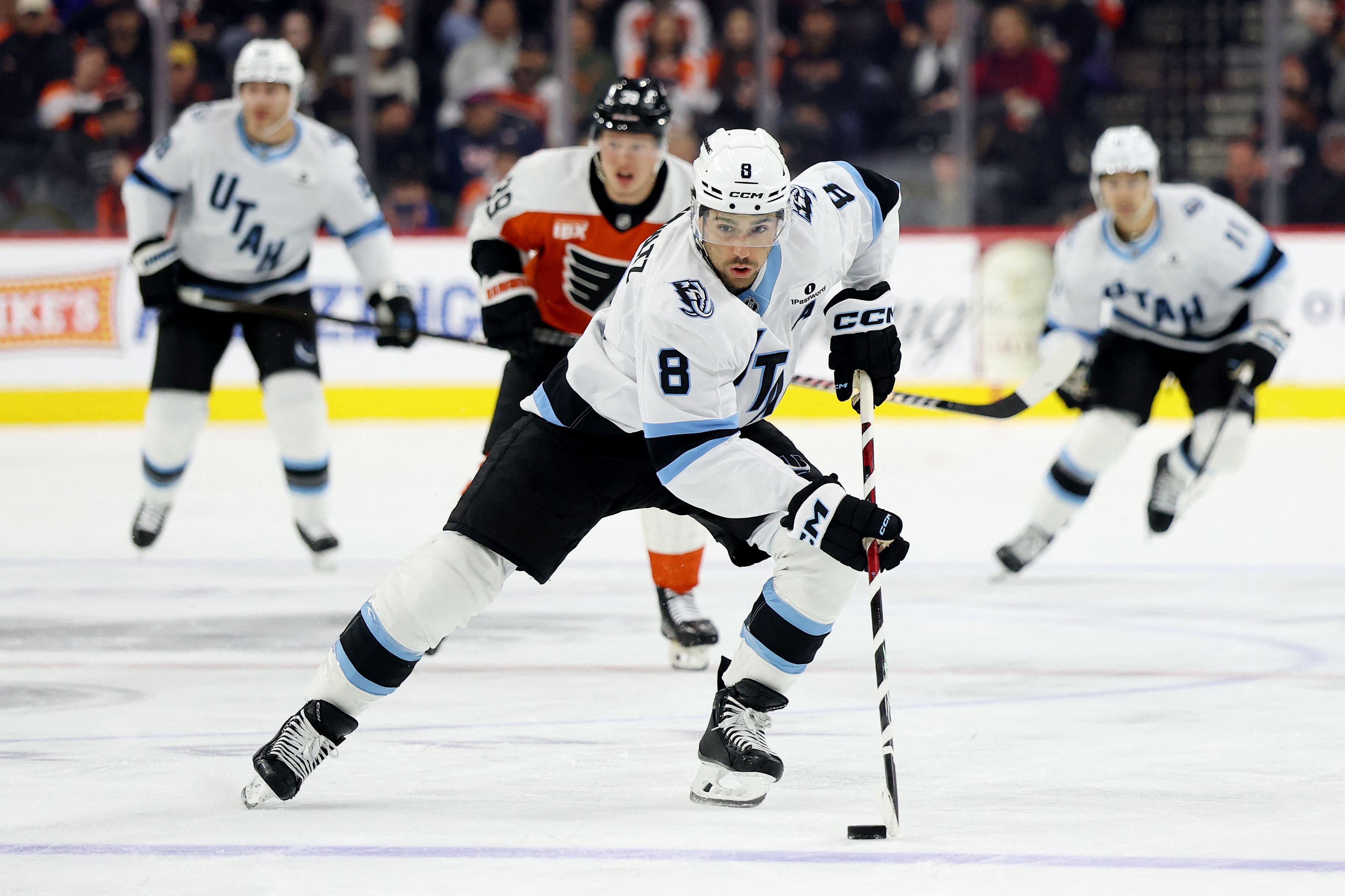 Le marché des joueurs autonomes s'annonce très mince avec Nick Schmaltz qui prolonge pour 8 ans