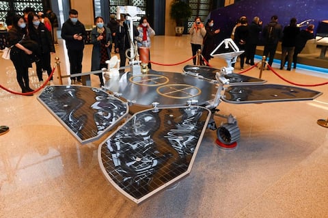 L’astromobile chinois sur Mars commence à explorer la planète rouge