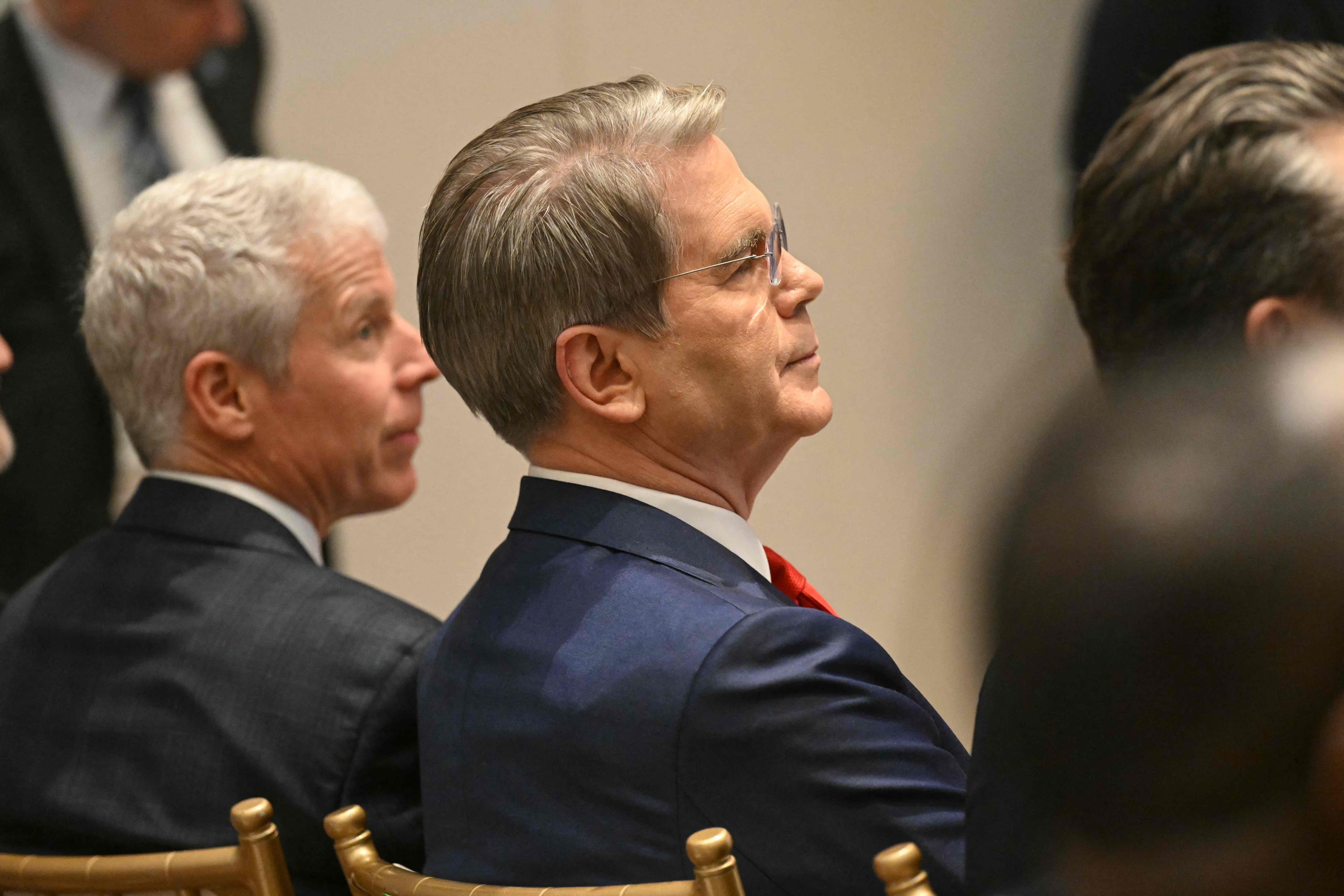 &laquo;Le pr&eacute;sident vous veut imm&eacute;diatement&raquo;: Scott Bessent doit interrompre une entrevue pour des discussions urgentes avec Trump