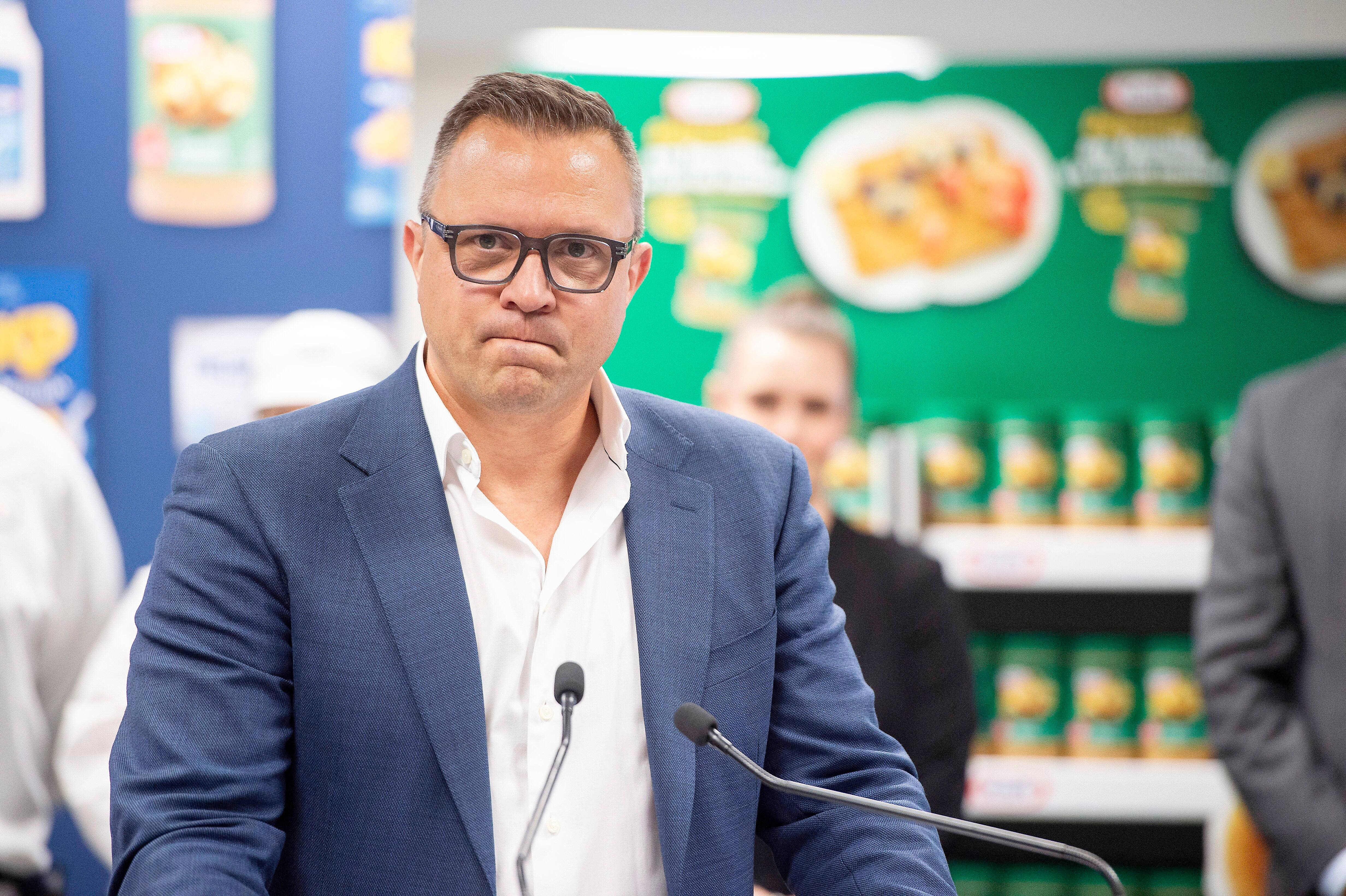 Simon Laroche, président de Kraft Heinz Canada. Annonce d’un projet de 250 M$ à l’usine de Mont-Royal. François-Philippe Champagne, ministre des Finances et du Revenu national Simon Laroche, président de Kraft Heinz Canada. Montréal, 20 mars 2026. PIERRE-PAUL POULIN/LE JOURNAL DE MONTRÉAL/AGENCE QMI