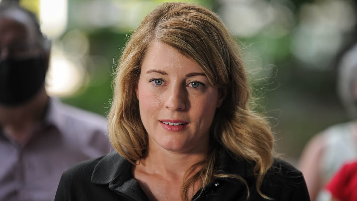 «Rentrez chez vous»: la ministre Joly émet un avertissement aux Canadiens au Liban