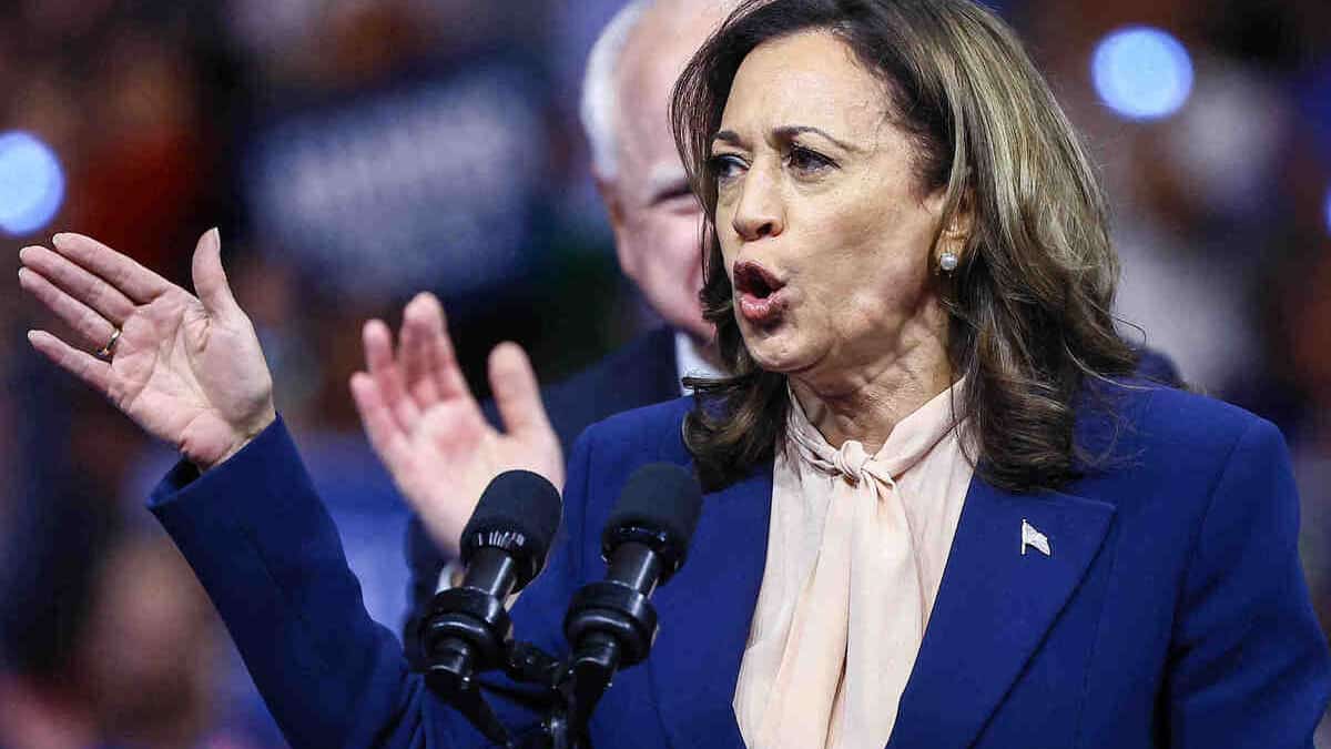 Kamala Harris is Effective in Her Bubble: She Must Come Out Now Kamala Harris is Effective in Her Bubble: She Must Come Out Now