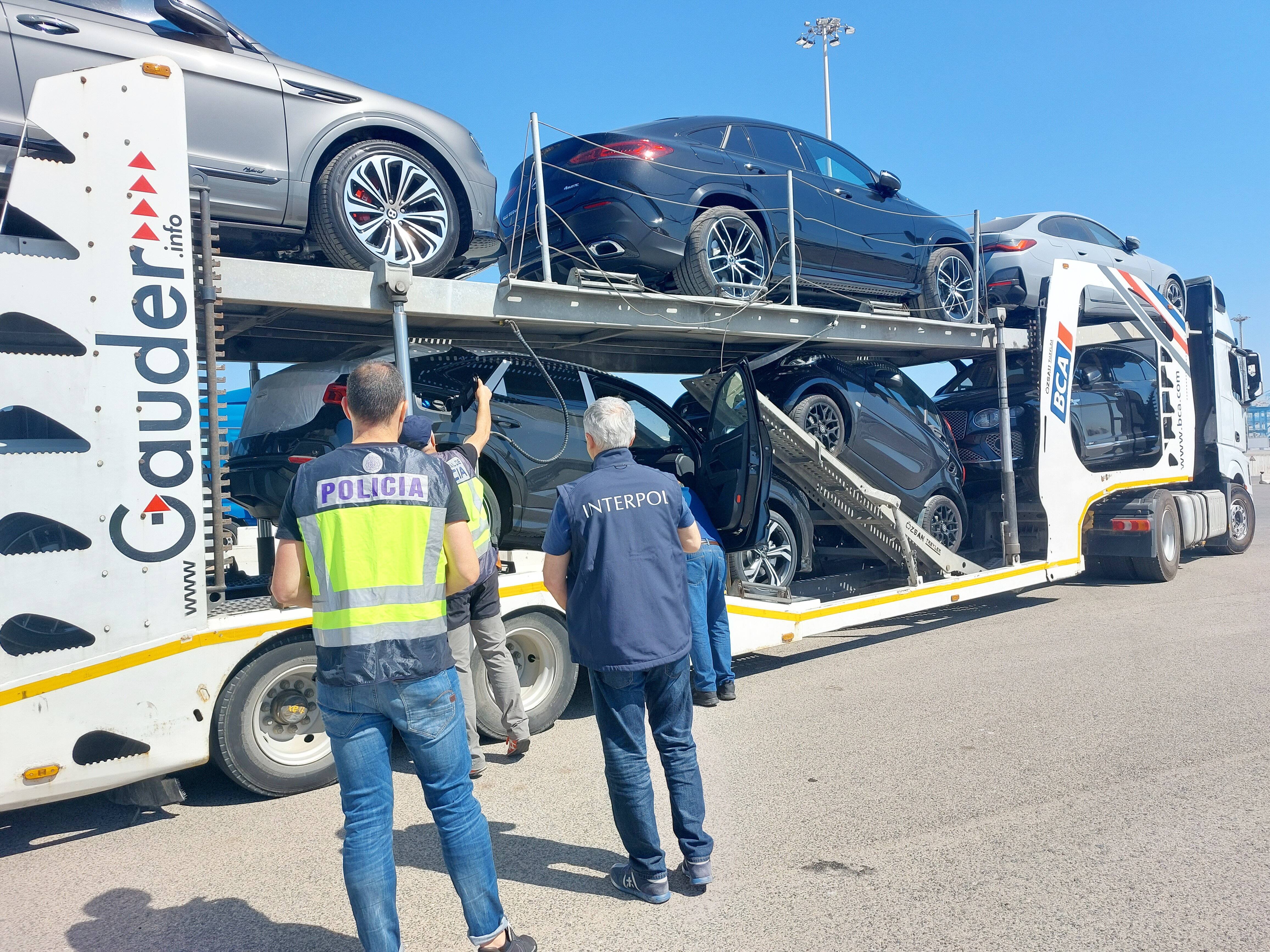 Vol de voitures: 200 v&eacute;hicules vol&eacute;s au Canada identifi&eacute;s par Interpol chaque semaine dans le monde