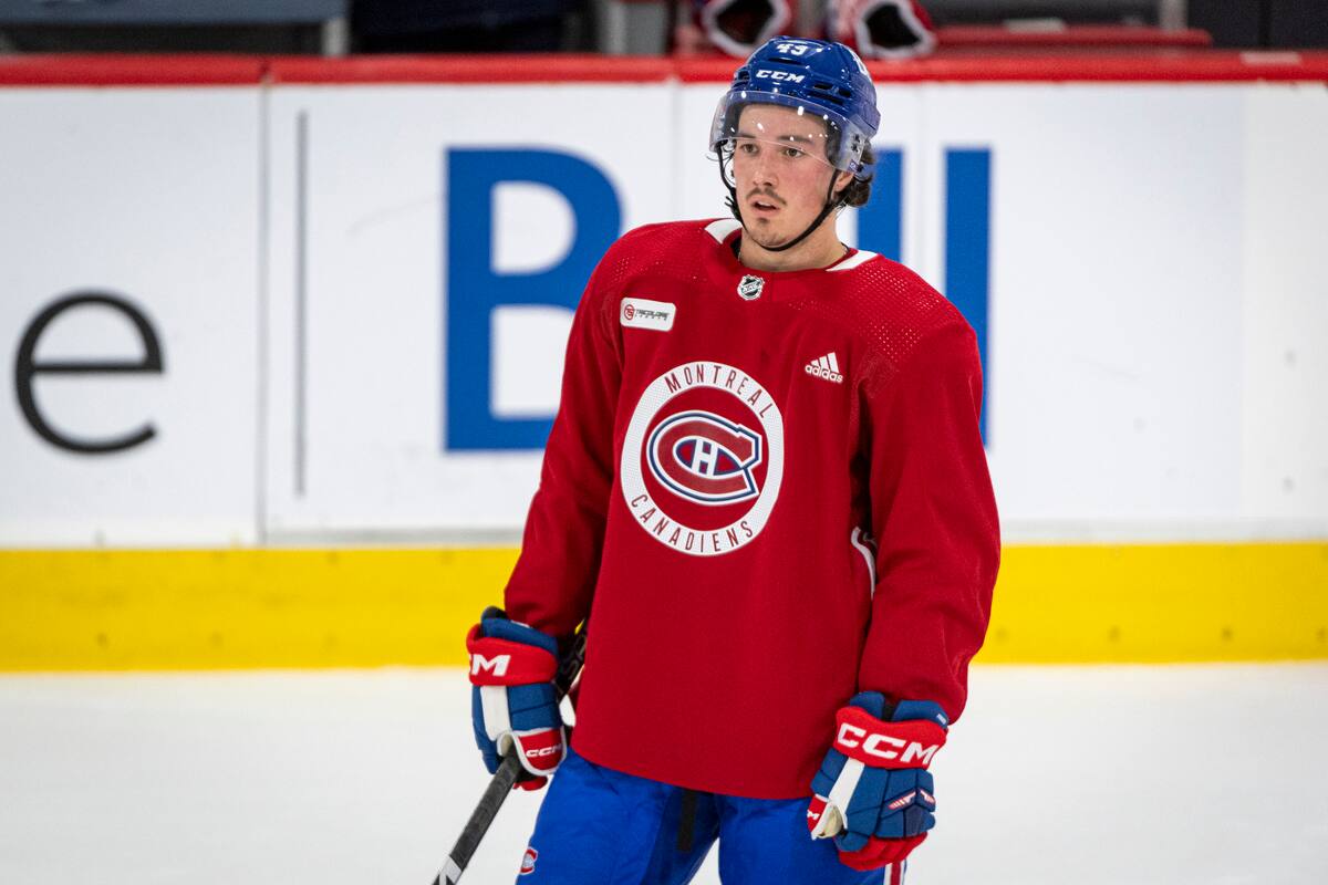 Canadien: Rafa&euml;l Harvey-Pinard avec un chandail r&eacute;gulier &agrave; l'entra&icirc;nement