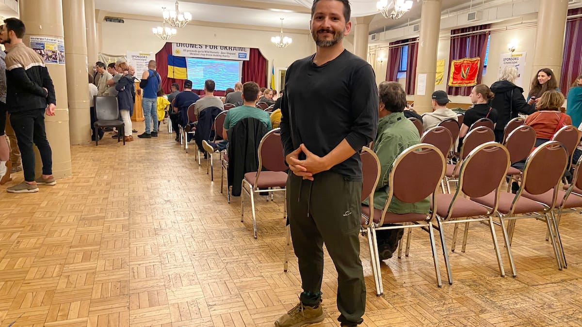 Des Québécois aident un OBNL qui fabrique des drones de combat