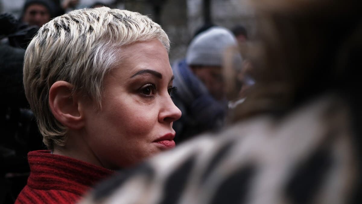 «Nous connaissons la vérité»: Rose McGowan réagit à l'annulation de la condamnation d'Harvey Weinstein