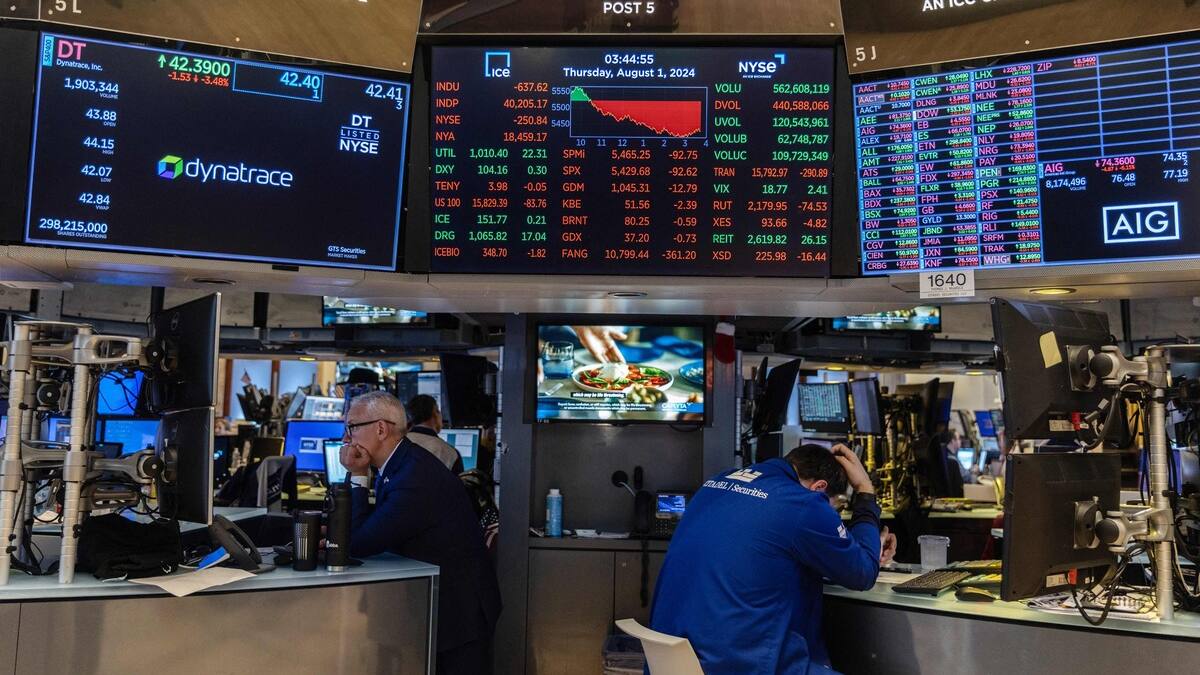 Wall Street creuse ses pertes, plombé par la hausse du chômage