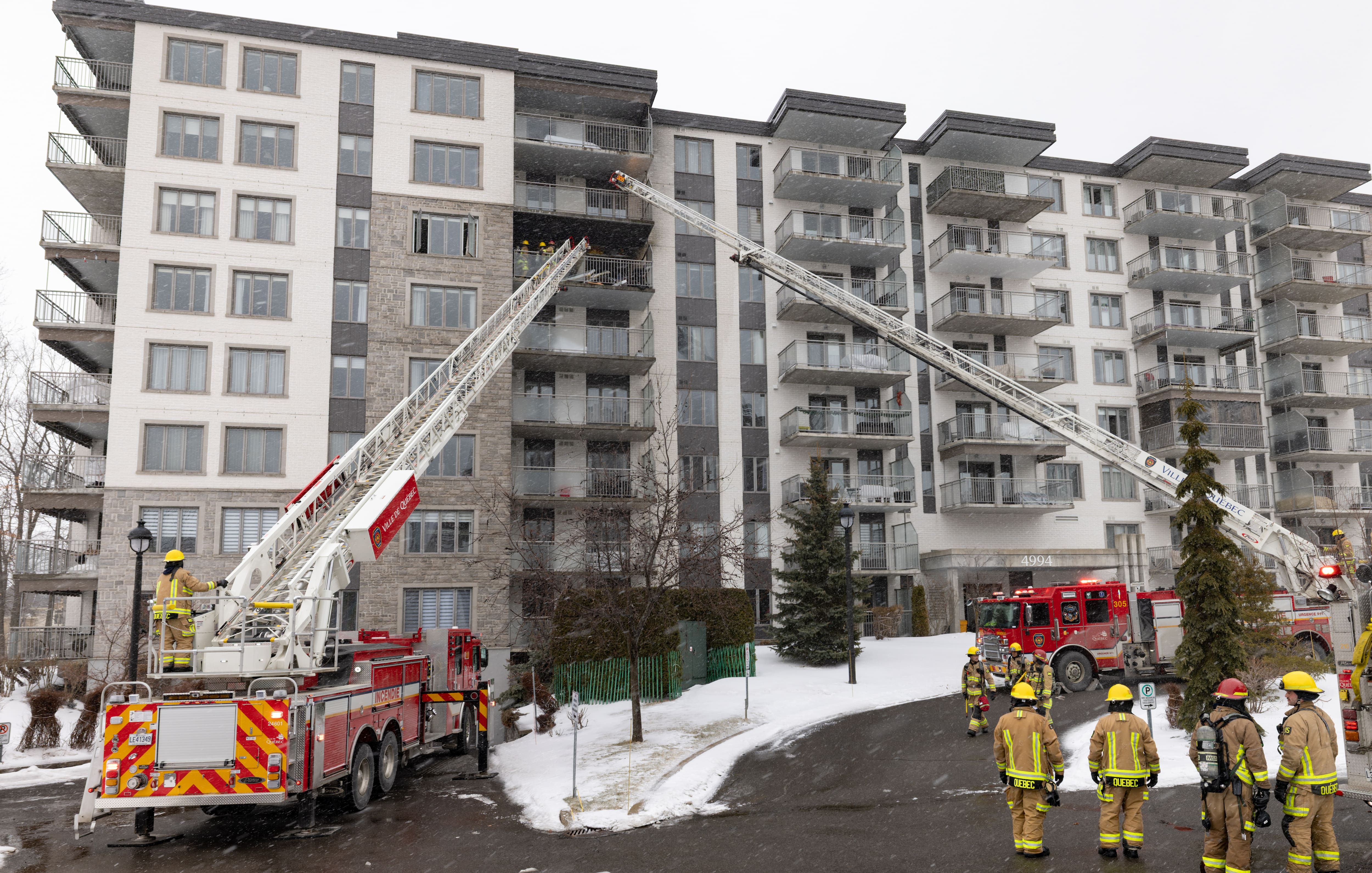 Saint-Augustin-de-Desmaures: un immeuble &agrave; condos est la proie des flammes