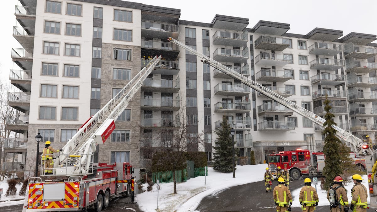 Saint-Augustin-de-Desmaures: un immeuble à condos est la proie des flammes