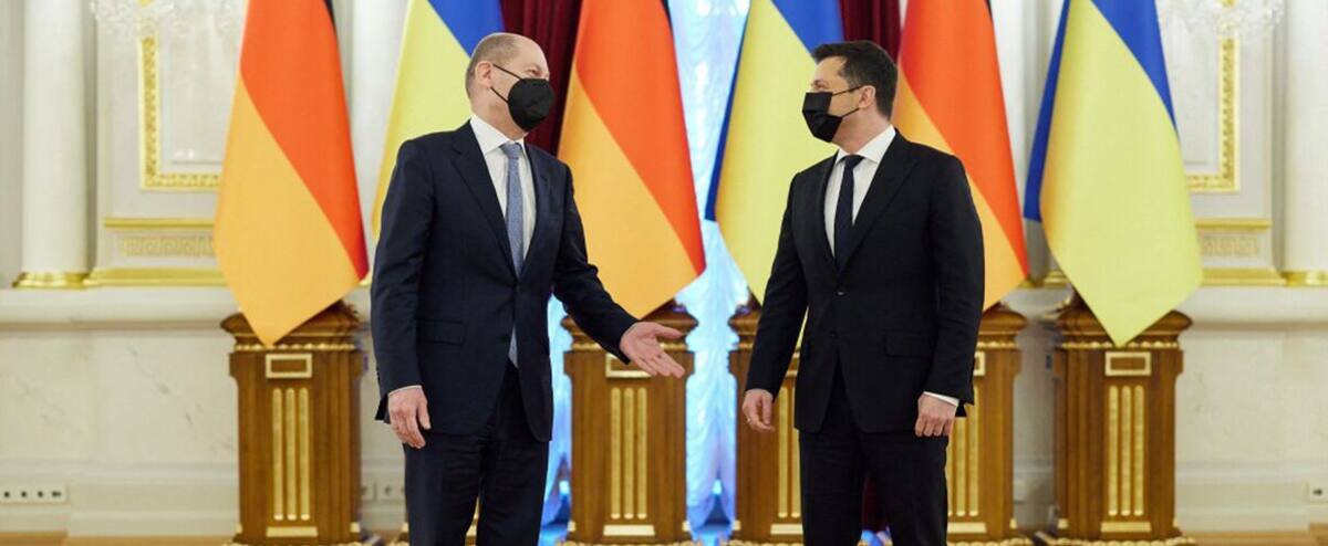 Le chancelier allemand en Ukraine, réclame une «désescalade» à Moscou