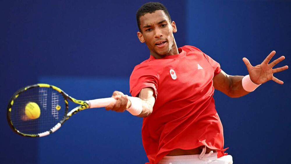 Auger-Aliassime passe en demi-finale