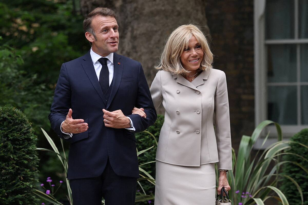Brigitte Macron, femme transgenre: deux femmes qui ont propag&eacute; la rumeur acquitt&eacute;es en appel en France