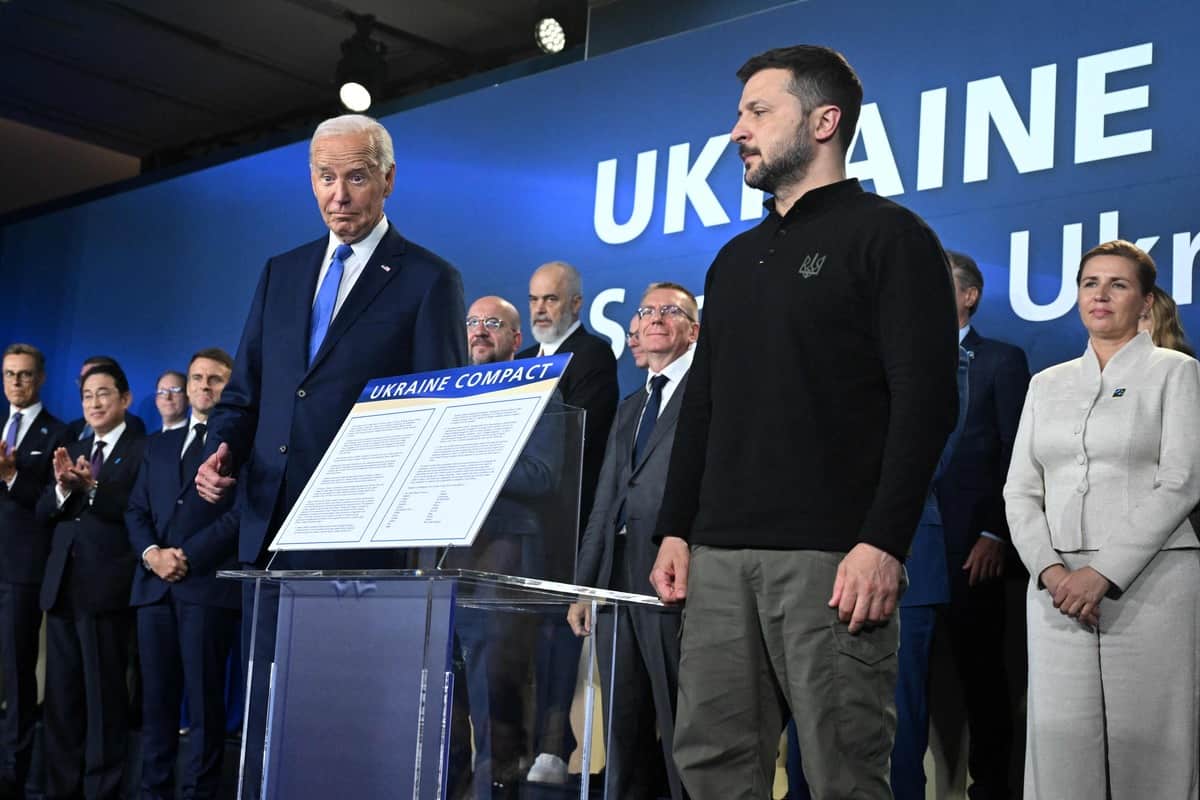 Biden annonce le &laquo;pr&eacute;sident Poutine&raquo; au moment d'accueillir Zelensky, avant de se reprendre