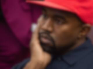 Kanye West supprime plein de tweets étranges
