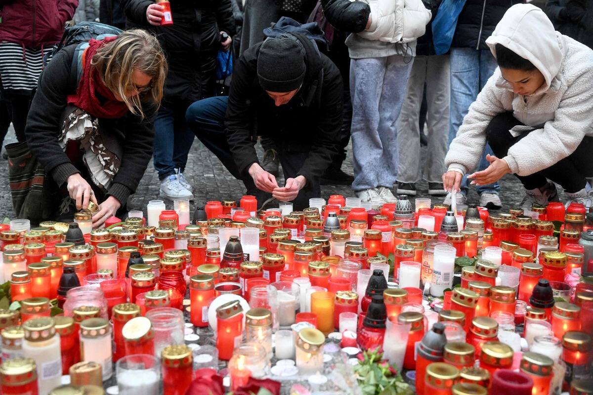 La R&eacute;publique tch&egrave;que en deuil au lendemain de la fusillade qui a fait 14 morts