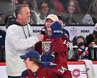 Arber Xhekaj ganó la prueba de tiro más poderosa el domingo en el Bell Center, en la competencia de habilidades Canadiens.