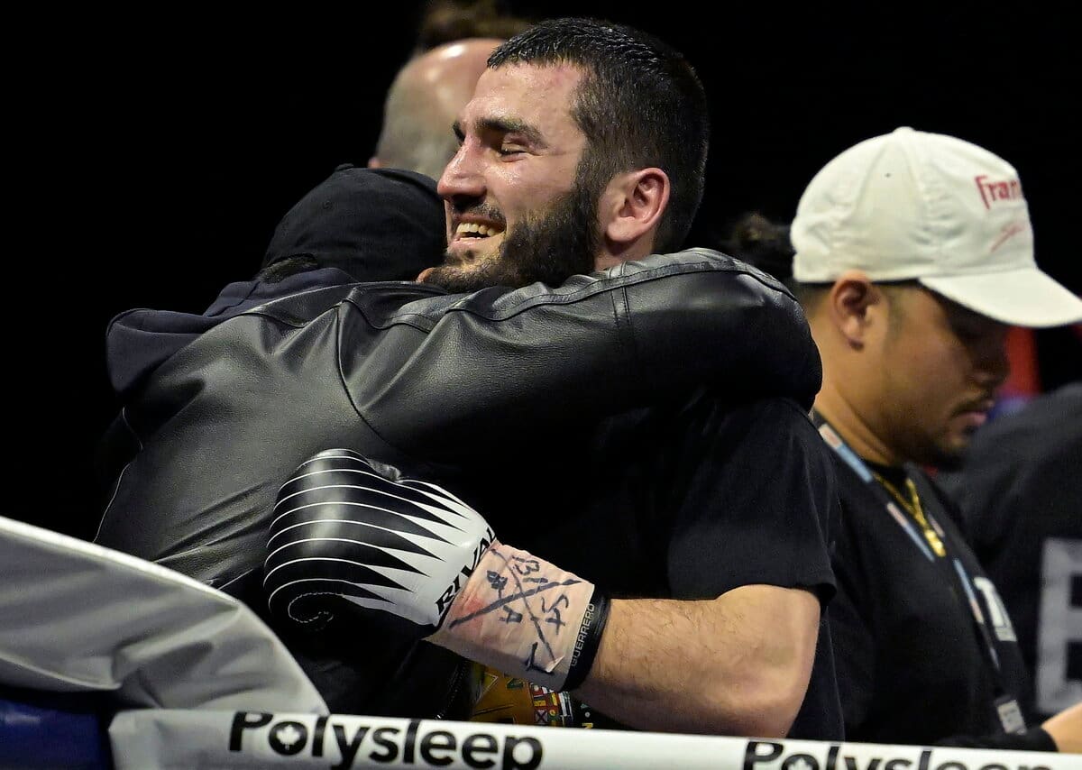 Artur Beterbiev contre Dmitry Bivol: qui est le favori?