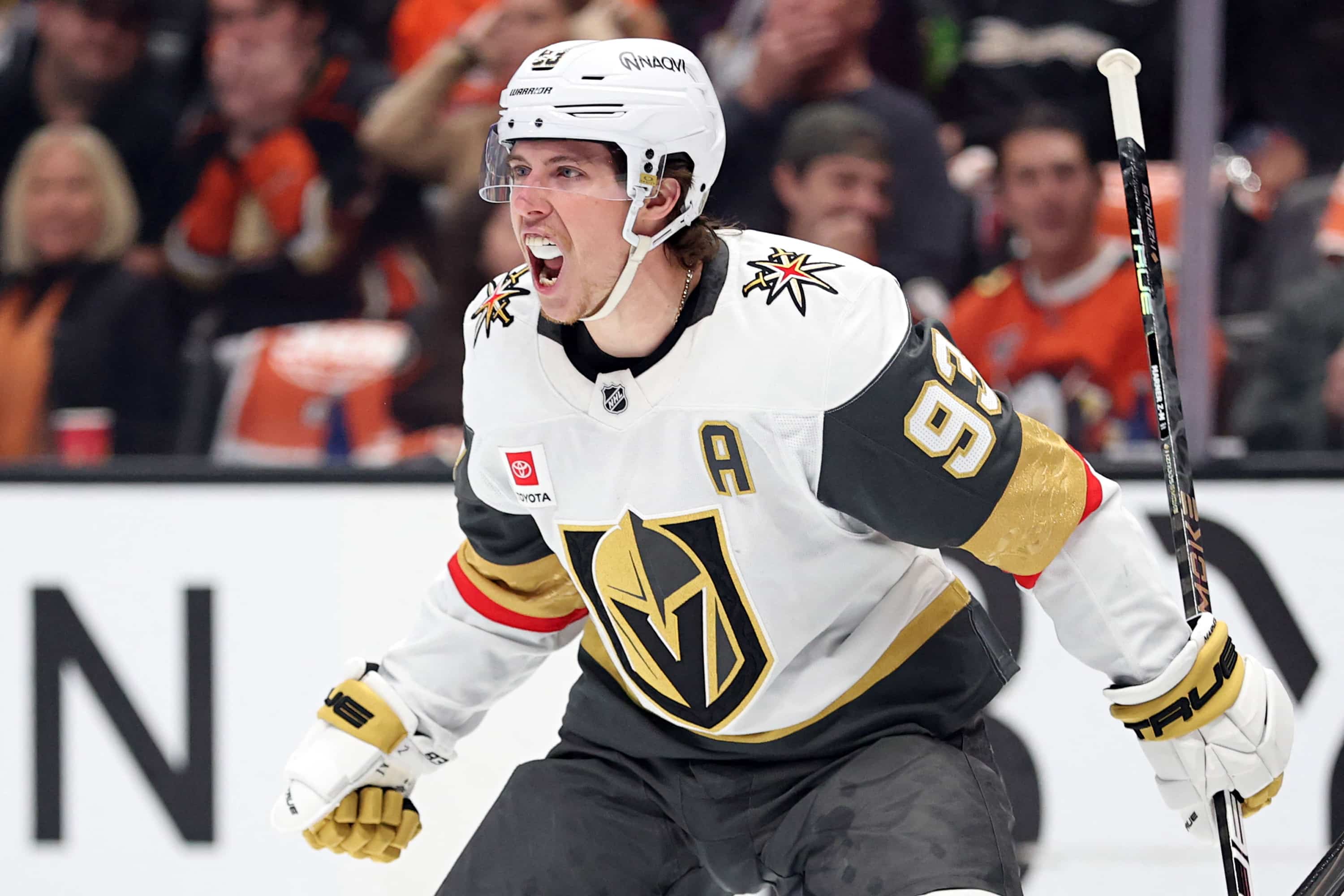 À VOIR : l’un des buts de l’année pour Mitch Marner, qui enrage les partisans des Leafs