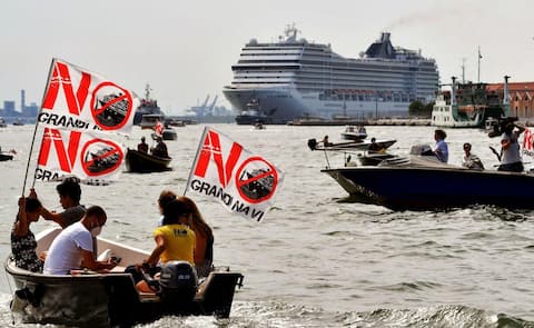 Venice reopens its lagoon to cruises in a controversial atmosphere