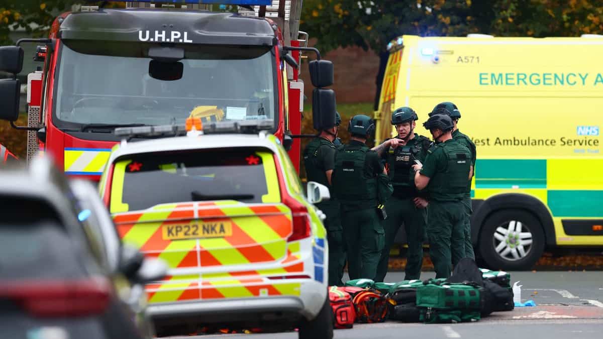 Attaque devant une synagogue à Manchester: trois morts et deux personnes arrêtées