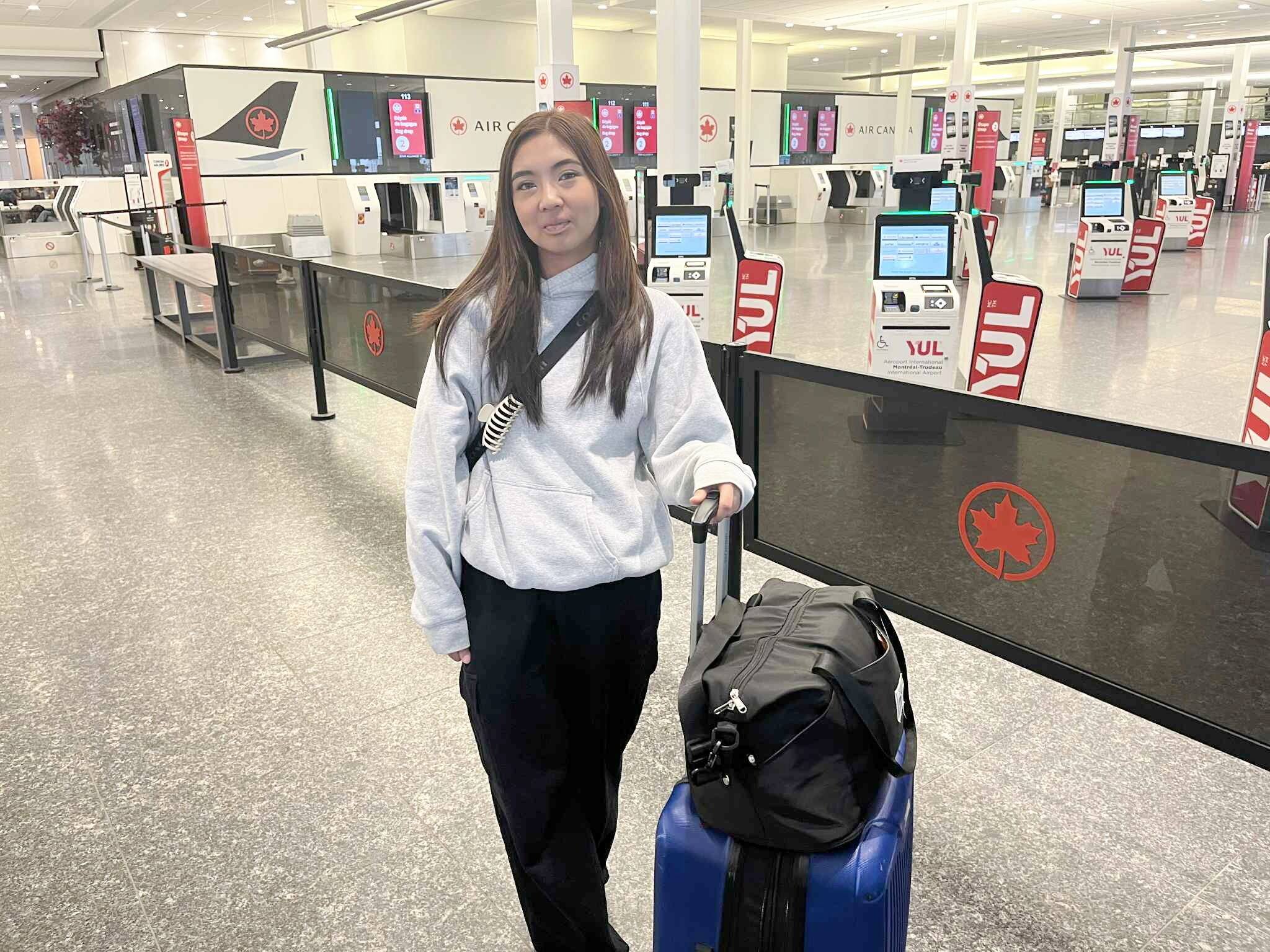 Kirsten Desamito, un joven Montreal que iba a visitar a su cónyuge en Vancouver, vio su vuelo cancelado después de pasar varias horas esperando al aeropuerto de Montreal.