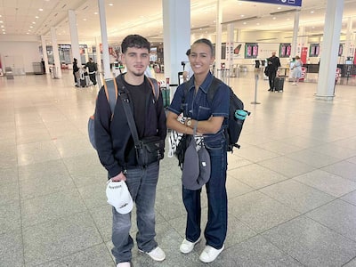 Omer Celik y Coline Saint-Sulpice tuvieron que pasar 5 días en Miami antes de que sus planes cayeran al agua. Los dos amigos tienen la intención de ir allí a pesar de los pocos días que permanecerán en el lugar.