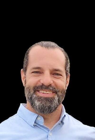 Tommy Bédard, ex entrenadora de hockey femenina, cuando dejó el tribunal de Longueuil, donde se sometió a su juicio de explotación sexual en dos adolescentes en 2007.