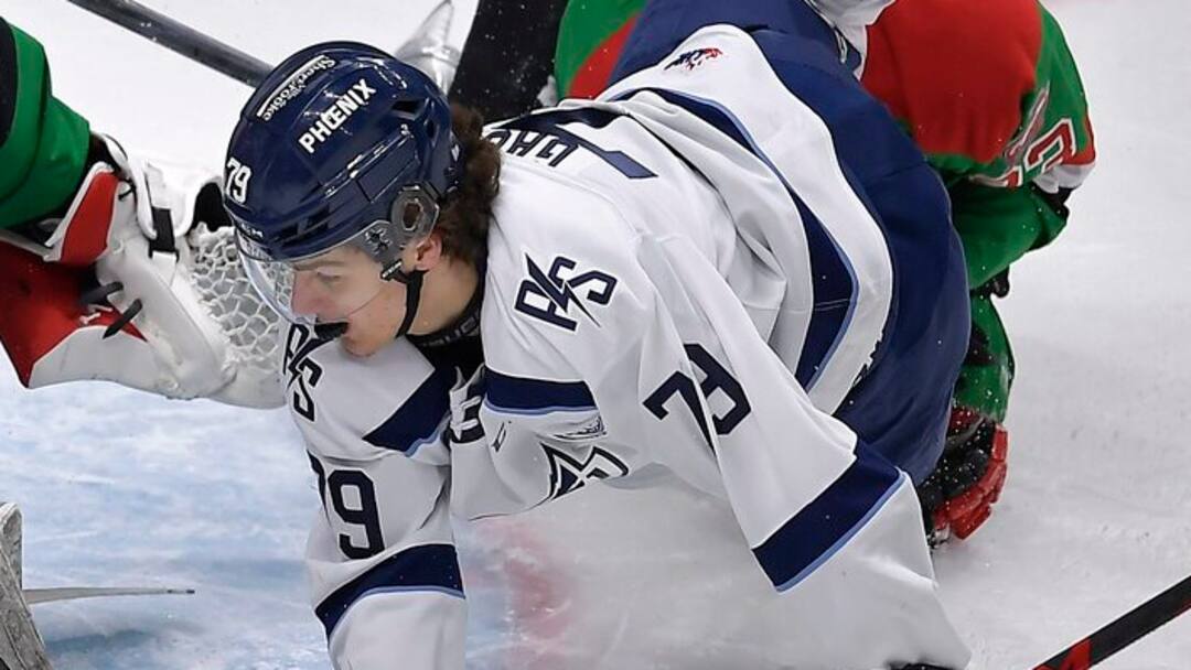 Coupe Hlinka Gretzky débuts fracassants pour Ethan Gauthier et le Coupe Hlinka Gretzky débuts fracassants pour Ethan Gauthier et le