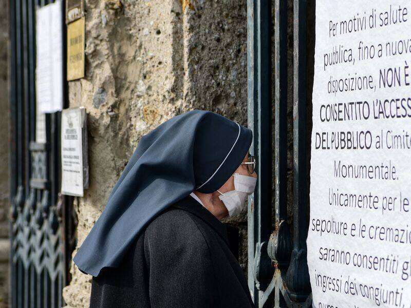 Coronavirus, 12 cas à Rome: 8 admissions à Spallanzani. Borrelli: «Situation sous contrôle» Coronavirus, 12 cas à Rome: 8 admissions à Spallanzani. Borrelli: «Situation sous contrôle»