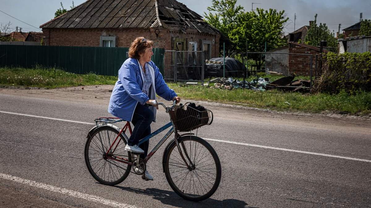 Près du front en Ukraine, une travailleuse sociale déterminée à rester