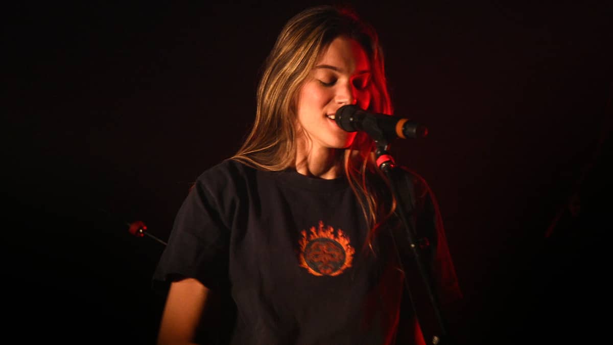 Charlotte Cardin électrisante pour son premier spectacle au MTelus