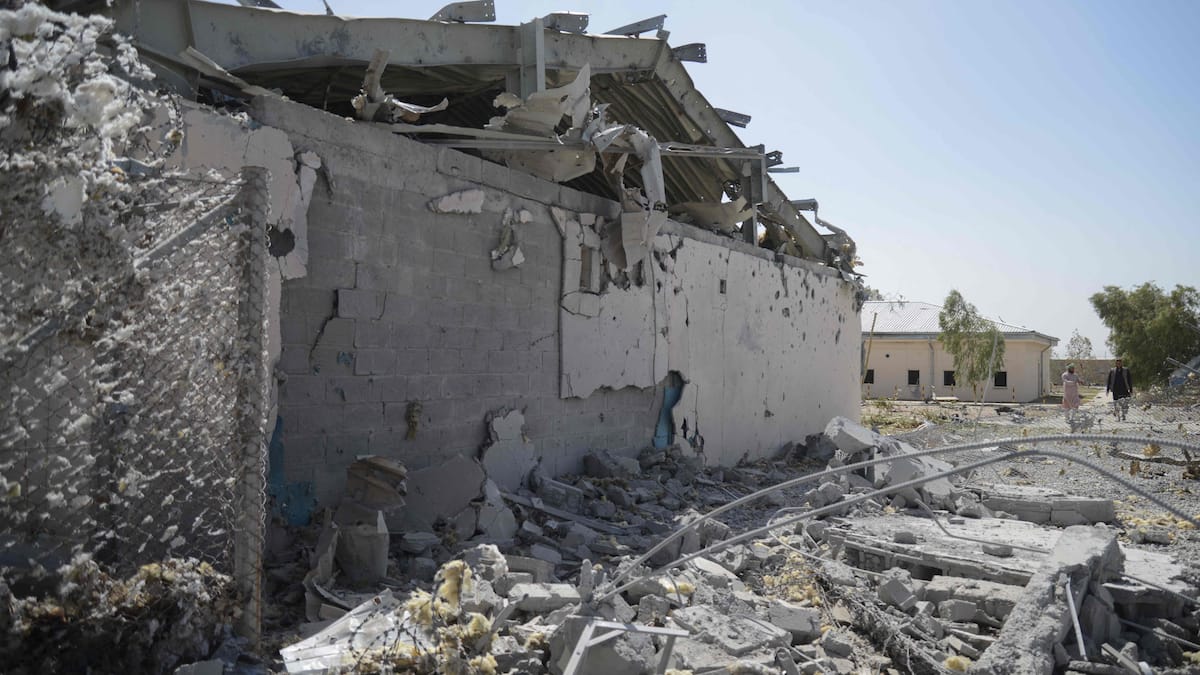 Le Pakistan affirme avoir frappé des sites militaires en Afghanistan